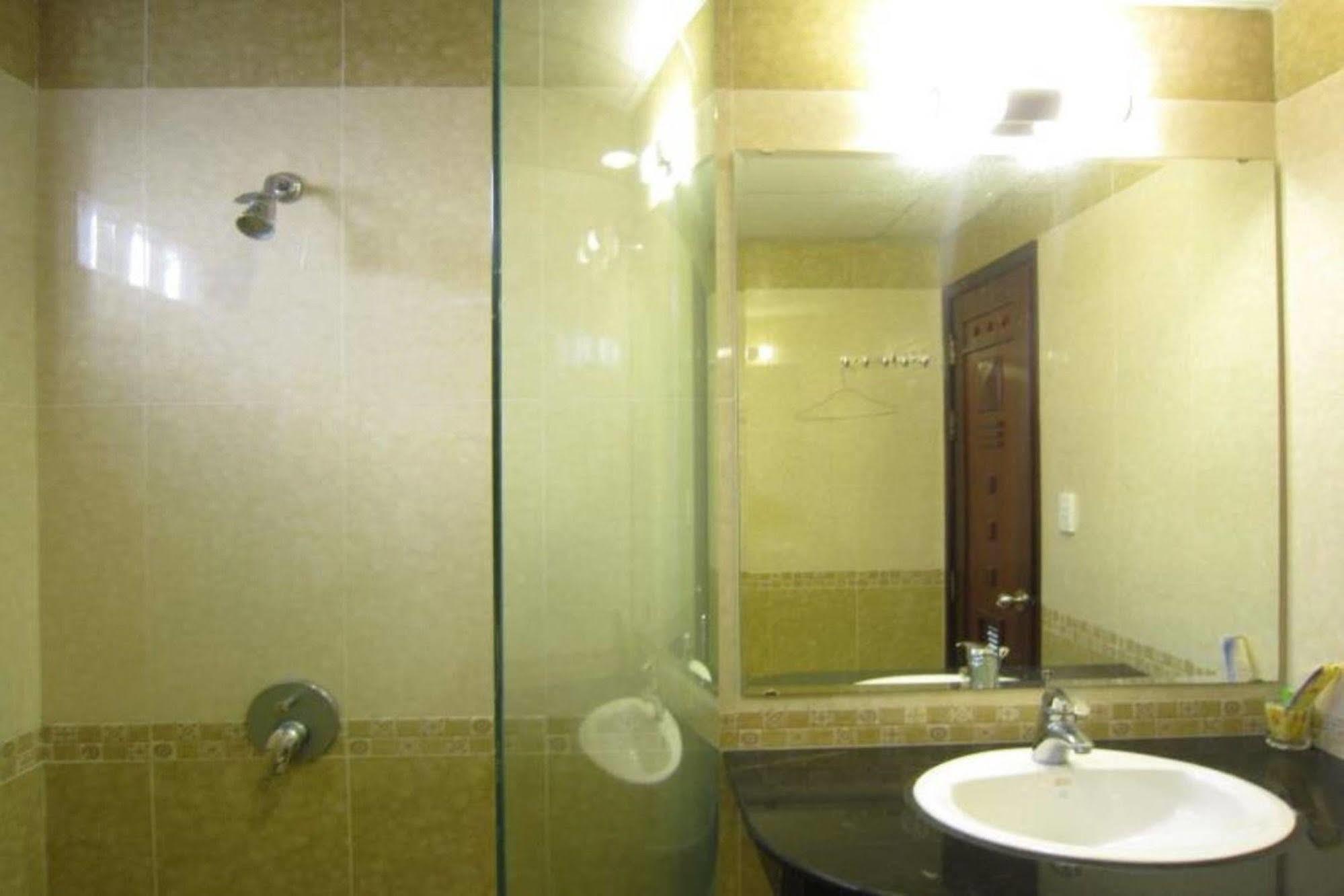 Quy Thanh Hotel Ciudad Ho Chi Minh  Exterior foto