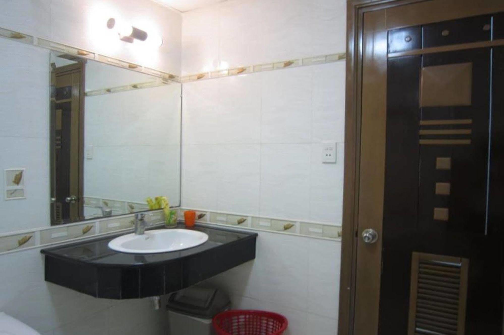 Quy Thanh Hotel Ciudad Ho Chi Minh  Exterior foto
