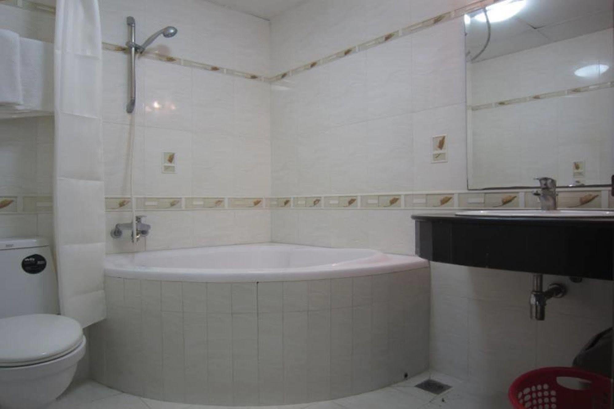 Quy Thanh Hotel Ciudad Ho Chi Minh  Exterior foto